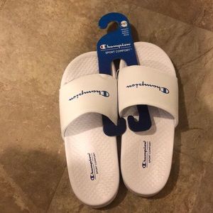 Champion slides 👊🏽‼️